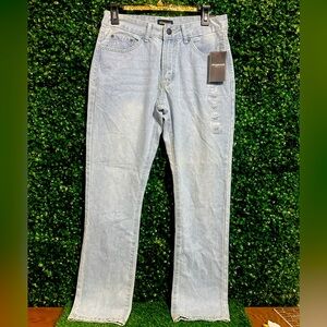 NWT Aeropostale Men’s size 28/30 Classic Slim Boot Light Wash